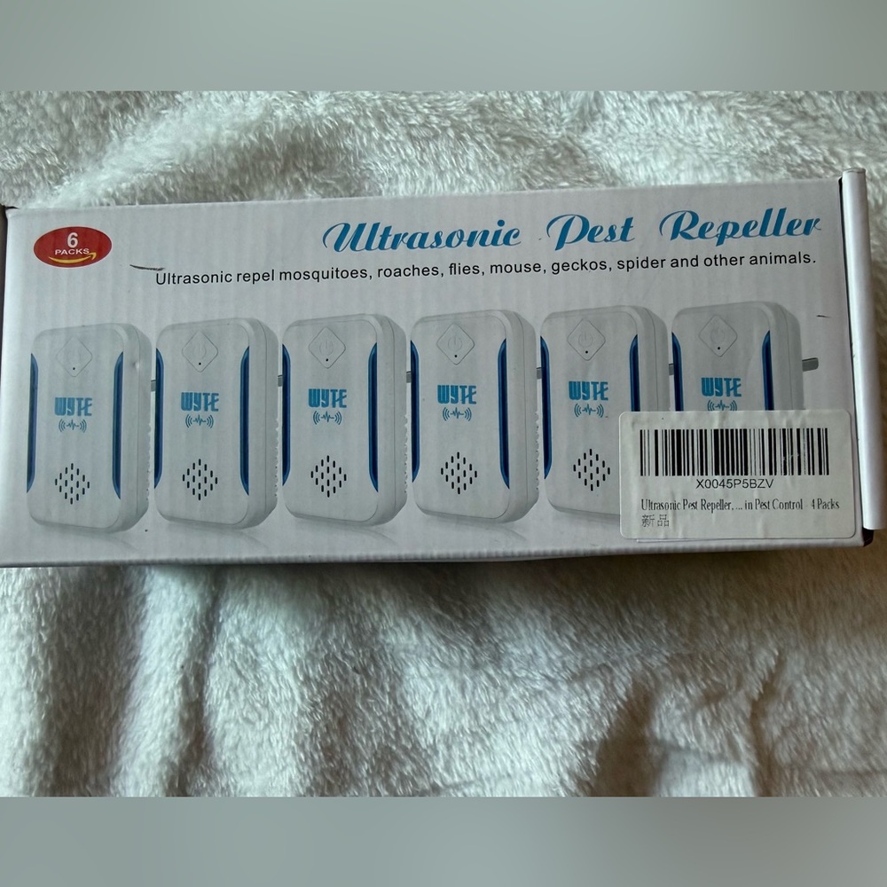 New 6 Pack Wyze Ultrasonic Pest Repeller - White and Blue